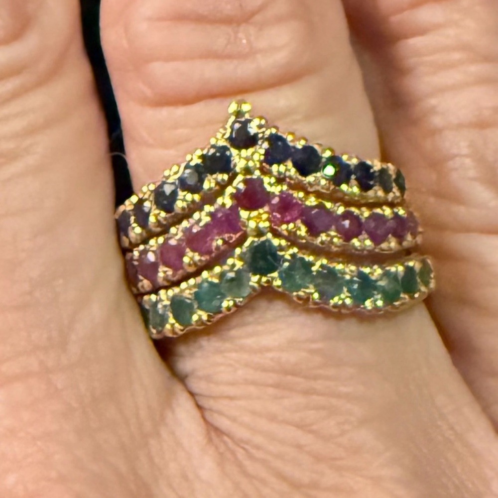 Ring 916 (22K) made in India 🇮🇳  with emerald ,rubies and  sapphire - Picture 4 of 4